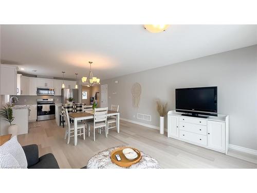 188 Lake Breeze Drive, Ashfield-Colborne-Wawanosh, ON - Indoor Photo Showing Living Room