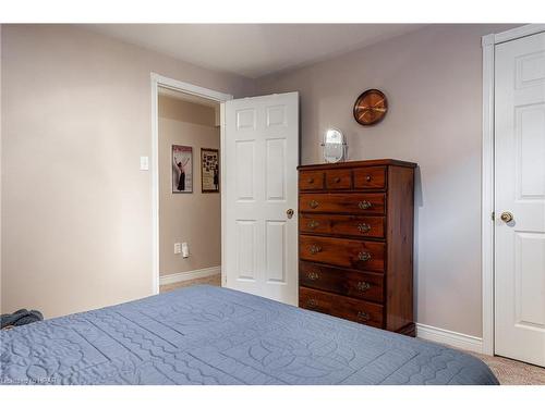 33 Mcqueen Court, Stratford, ON - Indoor Photo Showing Bedroom