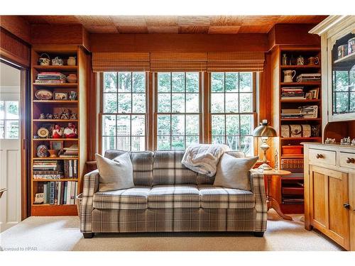 44 Haig Street, Stratford, ON - Indoor Photo Showing Living Room