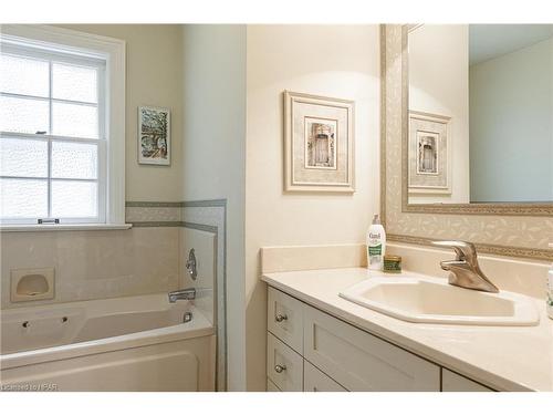 44 Haig Street, Stratford, ON - Indoor Photo Showing Bathroom