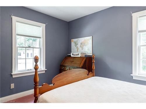 44 Haig Street, Stratford, ON - Indoor Photo Showing Bedroom