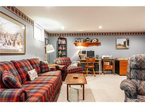 44 Haig Street, Stratford, ON - Indoor Photo Showing Living Room