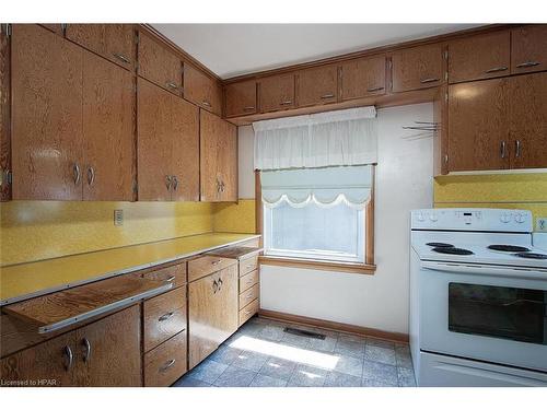 46 Blenheim Street, Mitchell, ON - Indoor Photo Showing Kitchen