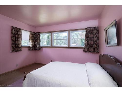 46 Blenheim Street, Mitchell, ON - Indoor Photo Showing Bedroom