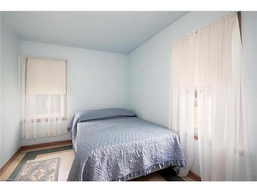 46 Blenheim Street, Mitchell, ON - Indoor Photo Showing Bedroom