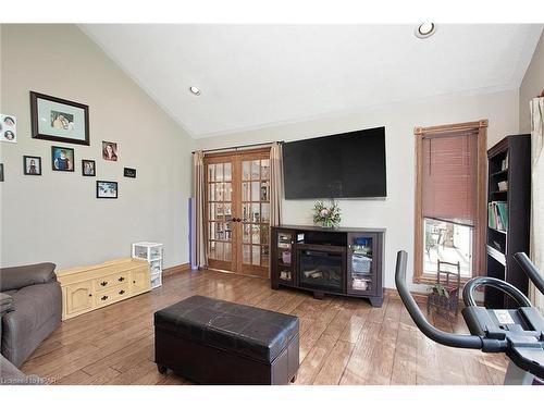 69625 Victoria Drive, Centralia, ON - Indoor Photo Showing Living Room