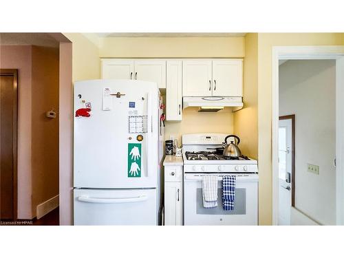 141 St Andrew Street, Mitchell, ON - Indoor Photo Showing Kitchen