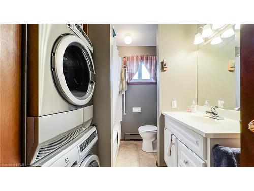 141 St Andrew Street, Mitchell, ON - Indoor