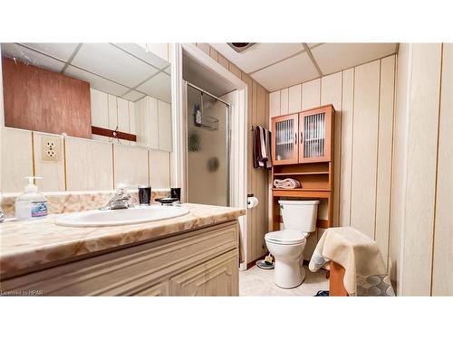 141 St Andrew Street, Mitchell, ON - Indoor Photo Showing Bathroom