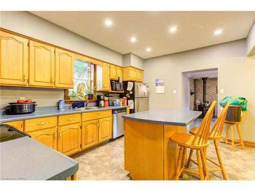 161 Livingstone Avenue N, Listowel, ON - Indoor Photo Showing Kitchen