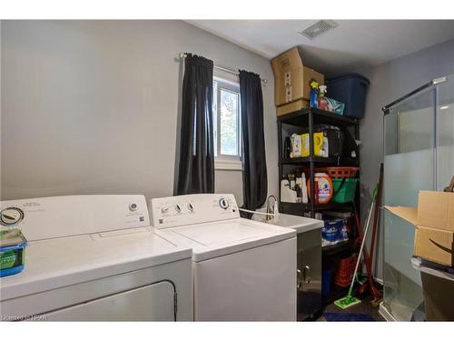 161 Livingstone Avenue N, Listowel, ON - Indoor Photo Showing Laundry Room