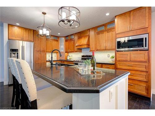 197 Trafalgar Street, Mitchell, ON - Indoor Photo Showing Kitchen With Double Sink