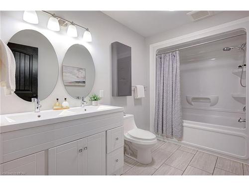 197 Trafalgar Street, Mitchell, ON - Indoor Photo Showing Bathroom