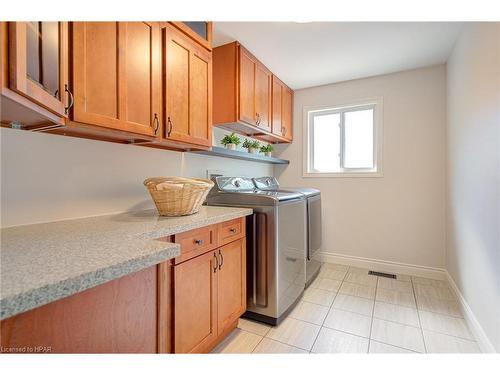 197 Trafalgar Street, Mitchell, ON - Indoor Photo Showing Laundry Room