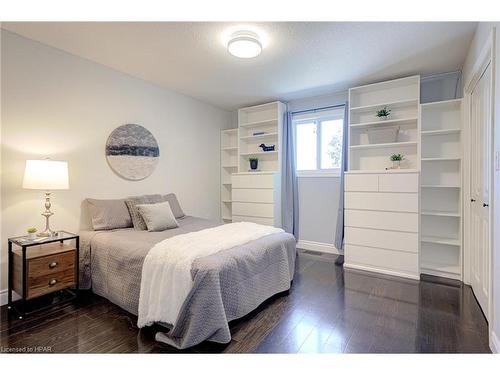 197 Trafalgar Street, Mitchell, ON - Indoor Photo Showing Bedroom