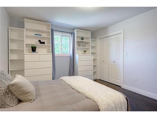 197 Trafalgar Street, Mitchell, ON - Indoor Photo Showing Bedroom