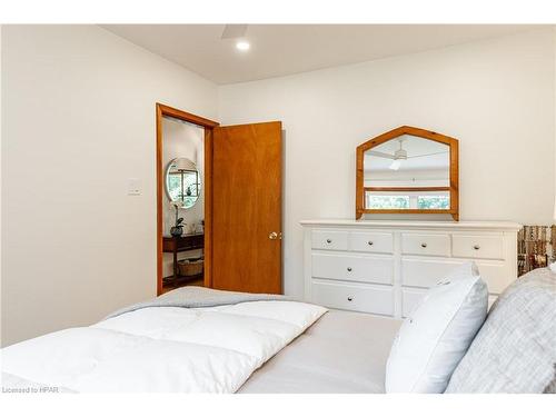 39 Gordon Street, Stratford, ON - Indoor Photo Showing Bedroom