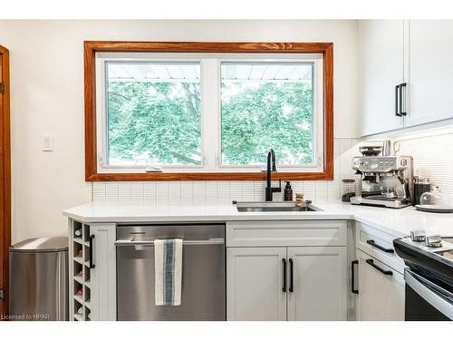 39 Gordon Street, Stratford, ON - Indoor Photo Showing Kitchen