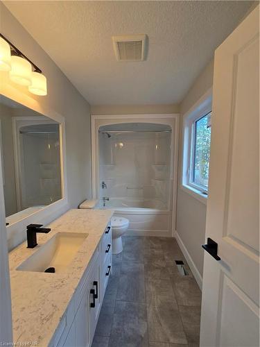 32 Roberts Street, Seaforth, ON - Indoor Photo Showing Bathroom