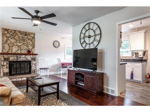 20328 Fairview Road, Thames Centre, ON - Indoor Photo Showing Living Room With Fireplace