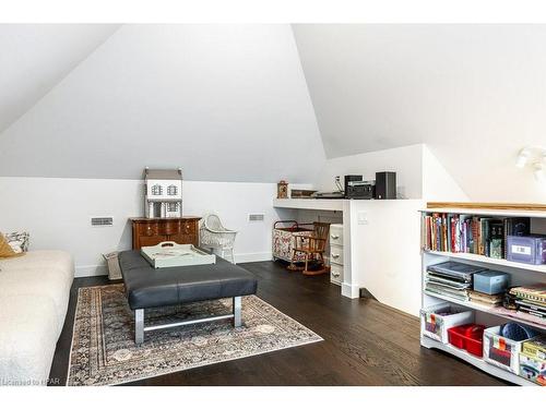 88 Norman Street, Stratford, ON - Indoor Photo Showing Living Room