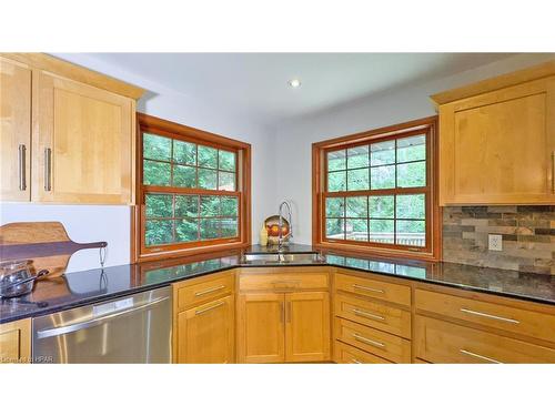 21 George Street, Bayfield, ON - Indoor Photo Showing Kitchen