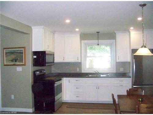 103 Victoria Street E, Wingham, ON - Indoor Photo Showing Kitchen