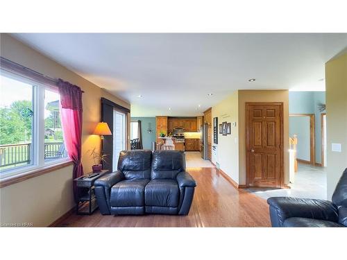 1020 Brussels Line, Wroxeter, ON - Indoor Photo Showing Living Room