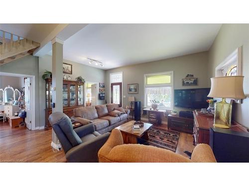 258 Edward Street, Wingham, ON - Indoor Photo Showing Living Room