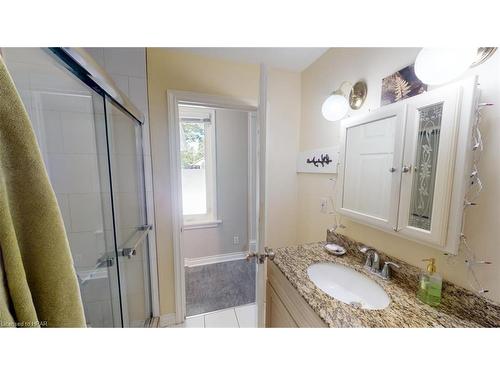 258 Edward Street, Wingham, ON - Indoor Photo Showing Bathroom