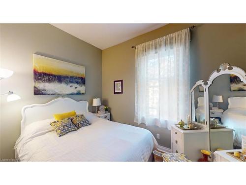 258 Edward Street, Wingham, ON - Indoor Photo Showing Bedroom