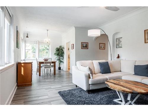 341 Elizabeth Street, St. Marys, ON - Indoor Photo Showing Living Room