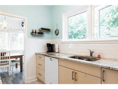 341 Elizabeth Street, St. Marys, ON - Indoor Photo Showing Kitchen With Double Sink