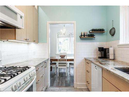 341 Elizabeth Street, St. Marys, ON - Indoor Photo Showing Kitchen With Upgraded Kitchen