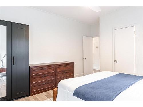 341 Elizabeth Street, St. Marys, ON - Indoor Photo Showing Bedroom