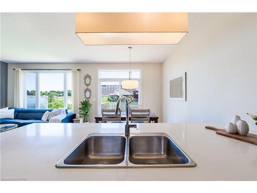 110-3025 Singleton Avenue, London, ON - Indoor Photo Showing Kitchen With Double Sink