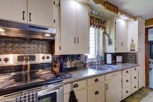 129 King Street N, Atwood, ON - Indoor Photo Showing Kitchen With Double Sink