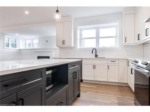 1-74 Church Street, Stratford, ON - Indoor Photo Showing Kitchen With Upgraded Kitchen