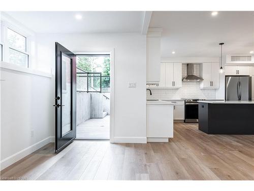 1-74 Church Street, Stratford, ON - Indoor Photo Showing Kitchen With Stainless Steel Kitchen With Upgraded Kitchen