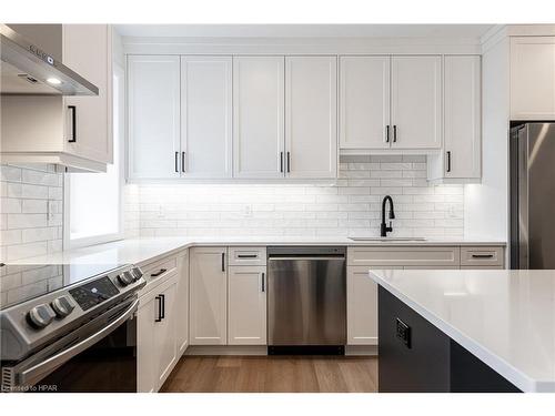 1-74 Church Street, Stratford, ON - Indoor Photo Showing Kitchen With Stainless Steel Kitchen With Upgraded Kitchen