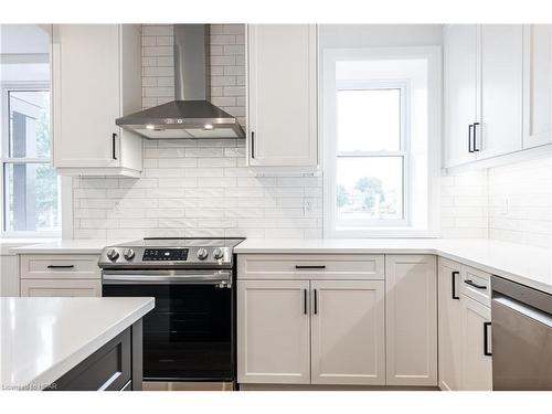 1-74 Church Street, Stratford, ON - Indoor Photo Showing Kitchen With Upgraded Kitchen