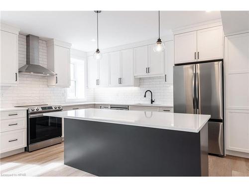 1-74 Church Street, Stratford, ON - Indoor Photo Showing Kitchen With Stainless Steel Kitchen With Upgraded Kitchen