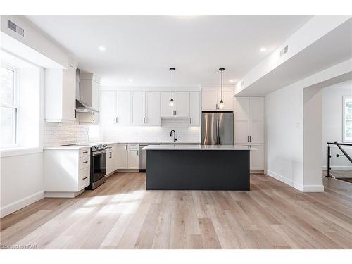 1-74 Church Street, Stratford, ON - Indoor Photo Showing Kitchen With Stainless Steel Kitchen With Upgraded Kitchen