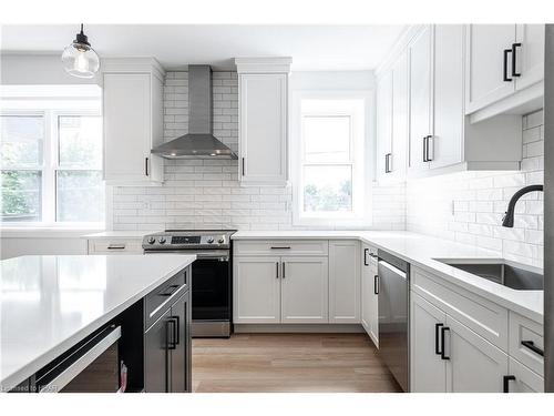 1-74 Church Street, Stratford, ON - Indoor Photo Showing Kitchen With Upgraded Kitchen