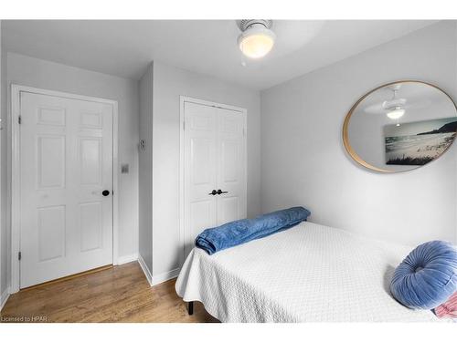 25 Stark Street, Bayfield, ON - Indoor Photo Showing Bedroom