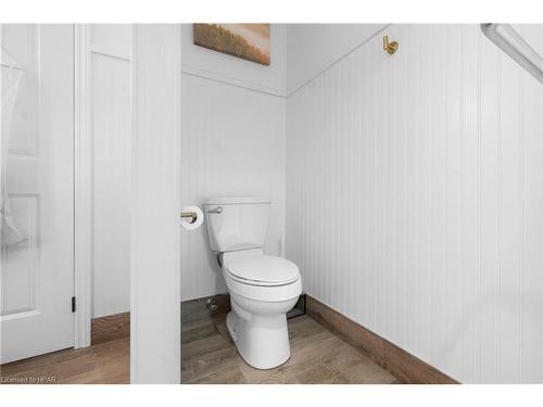 25 Stark Street, Bayfield, ON - Indoor Photo Showing Bathroom