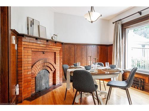 91 Daly Avenue, Stratford, ON - Indoor Photo Showing Dining Room