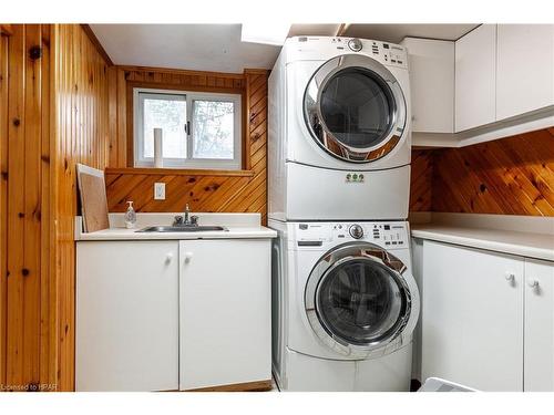 91 Daly Avenue, Stratford, ON - Indoor Photo Showing Laundry Room