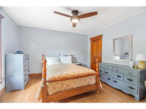 126 Nelson Street E, Goderich, ON - Indoor Photo Showing Bedroom