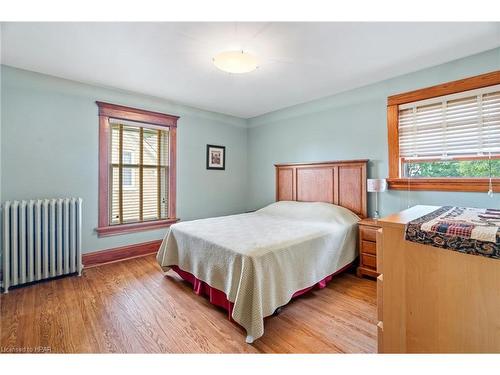 126 Nelson Street E, Goderich, ON - Indoor Photo Showing Bedroom